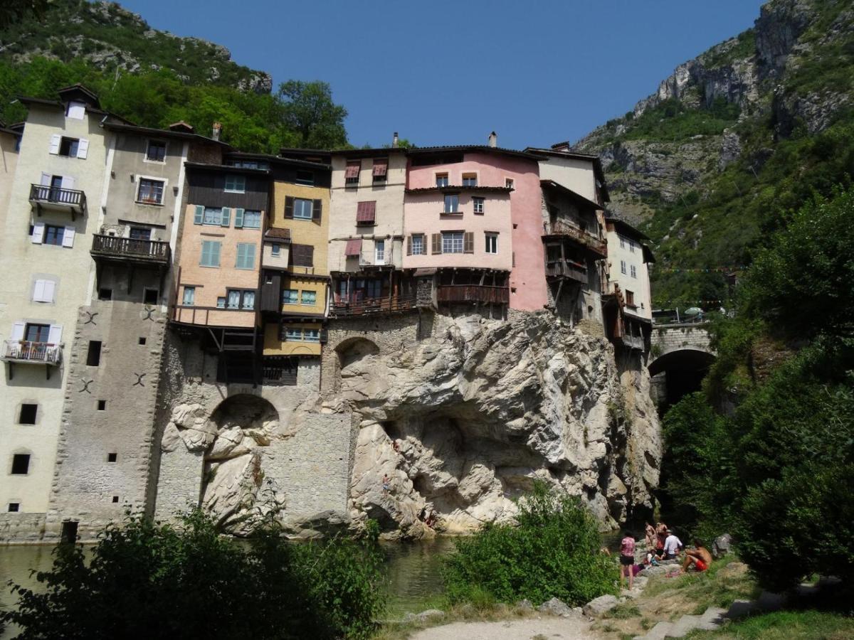 Logez Au Coeur Du Parc Du Vercors Saint-Laurent-en-Royans Buitenkant foto